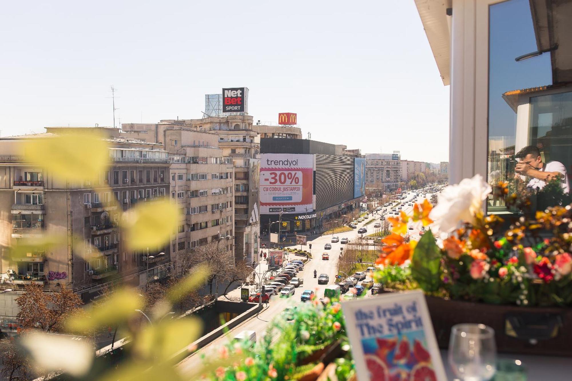 Old Town Apartment With Amazing View From The Balcony Bucharest Luaran gambar
